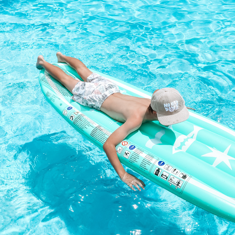 Enjoy the best range of SUNNYLiFE towels, inflatables and beach accessories.