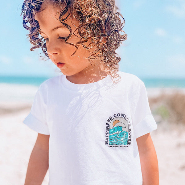 HAPPINESS COMES IN WAVES TEE - KIDS
