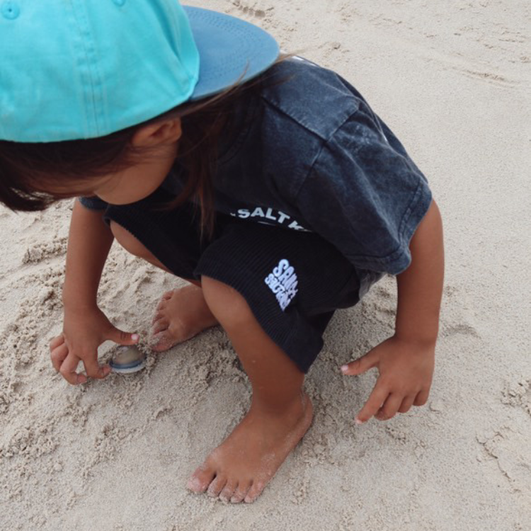 kids surf clothes
	•	ethical kidswear
	•	toddler skate fashion
	•	kids beach outfit
	•	durable black tee for boys
	•	aqua green cord shorts
	•	handmade kids fashion
	•	slow fashion for kids
	•	cool summer kids outfit
	•	gender-neutral kids fashion

