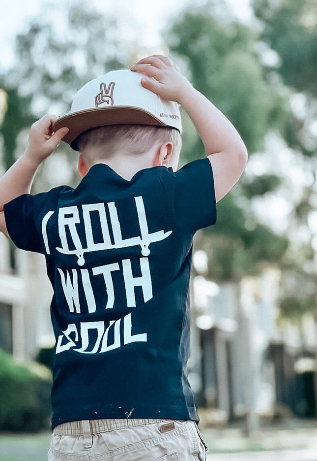 I ROLL WITH SOUL BLACK TEE - TEEN